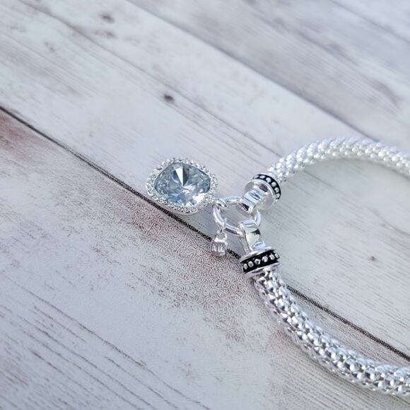 Nine West Stretch Bracelet Silver Tone with Blue Gem - Picture 3 of 9